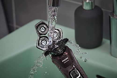 Wet & Dry Electric Shaver with Quick Clean Pod O791199