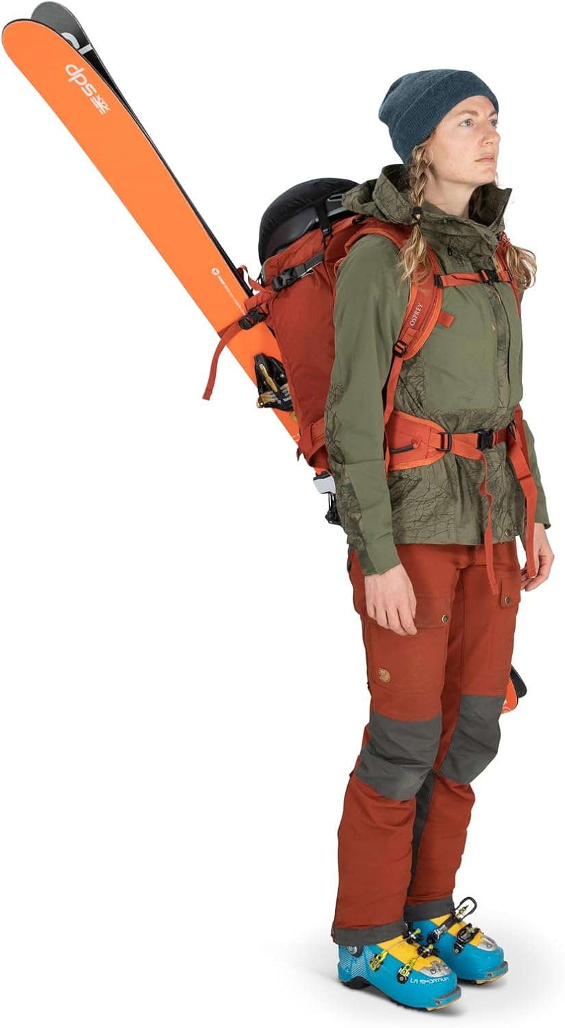 Ski and Snowboard Backpack 40L U851656