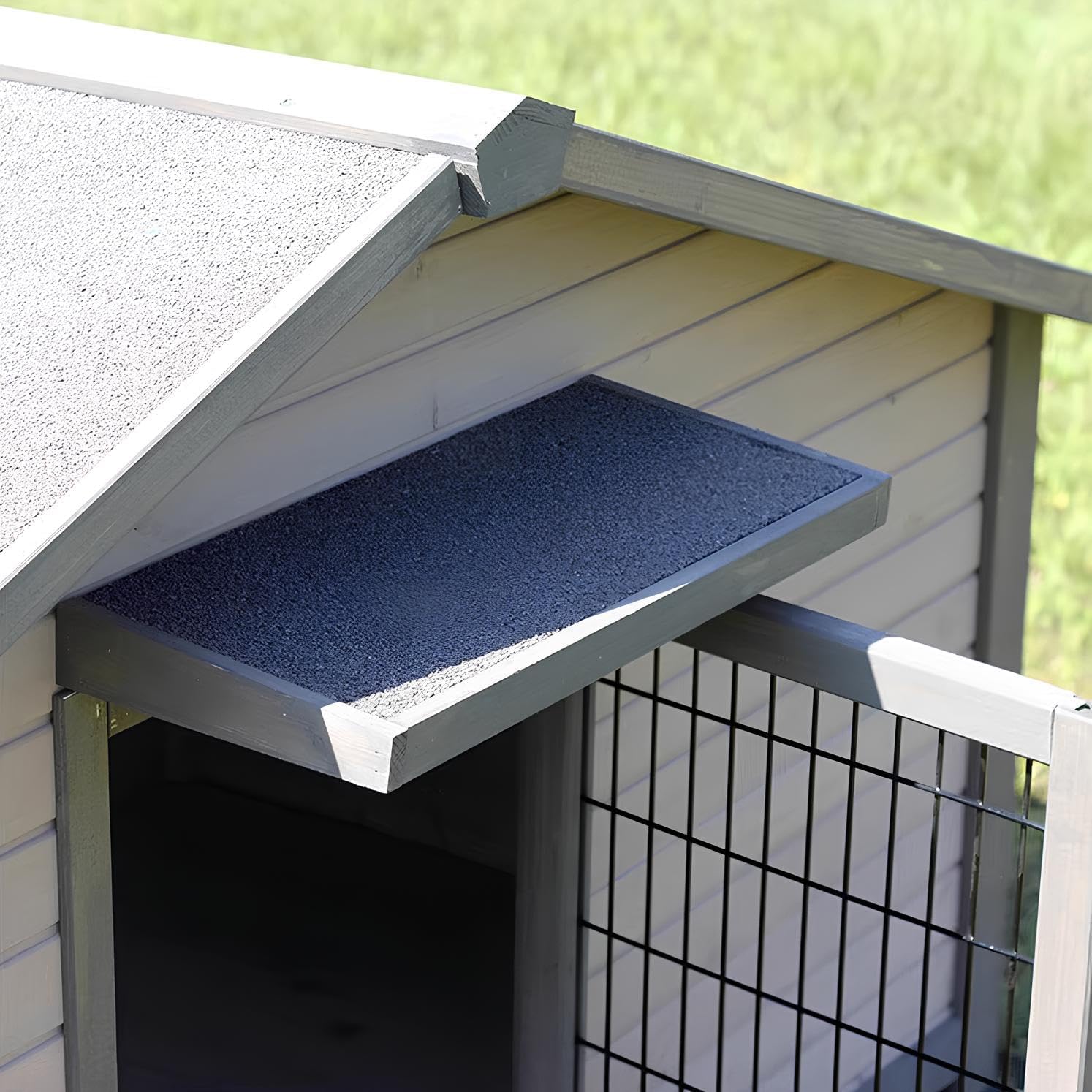 Outdoor Dog House with Elevated Floor and Air Vent V657000