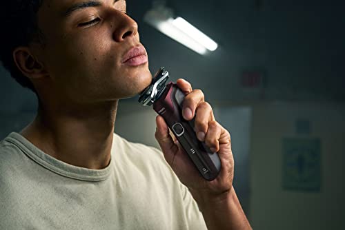 Wet & Dry Electric Shaver with Quick Clean Pod O791199