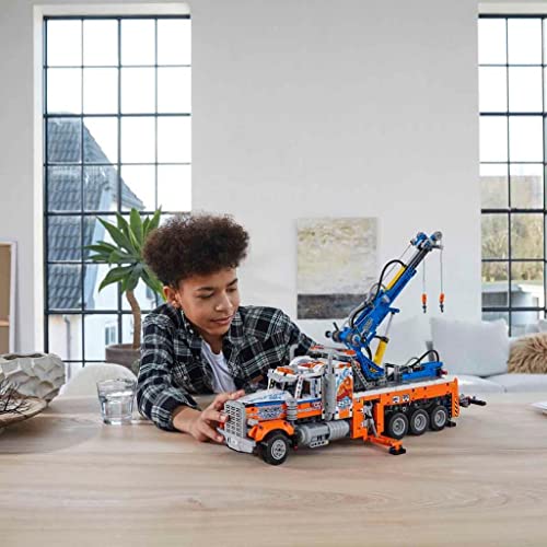 Heavy-Duty Tow Truck with Crane Building Set B7821