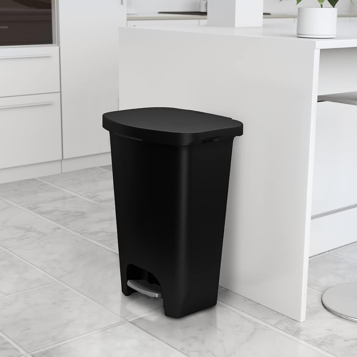 13 Gallon Plastic Kitchen Trash Can with Step Pedal, Matte Black E660